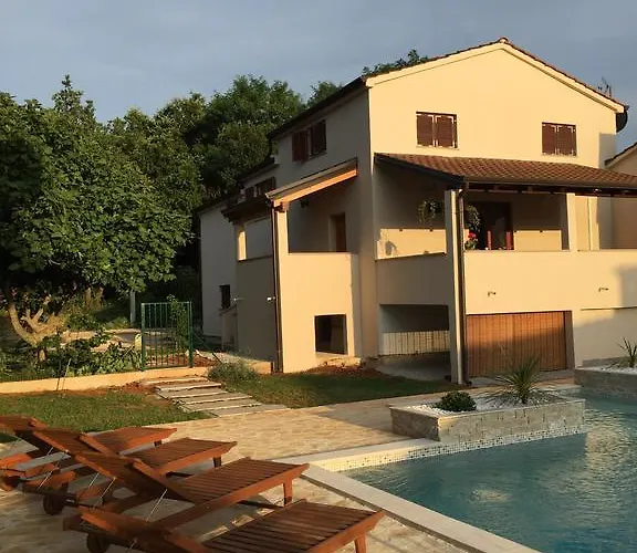 Vakantiehuis Holiday Home Veneta Poreč