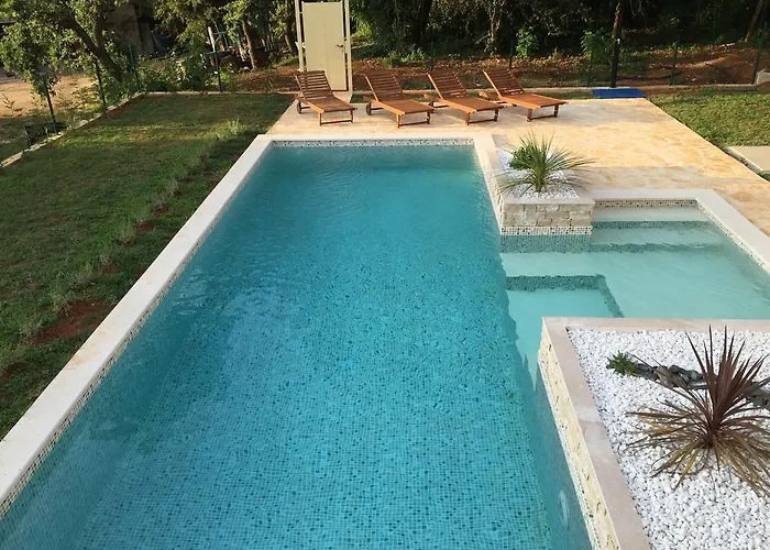 Vakantiehuis Holiday Home Veneta Poreč