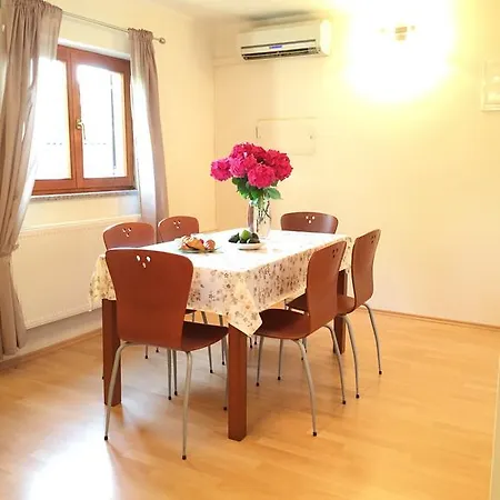 Nyaraló Holiday Home Veneta Poreč